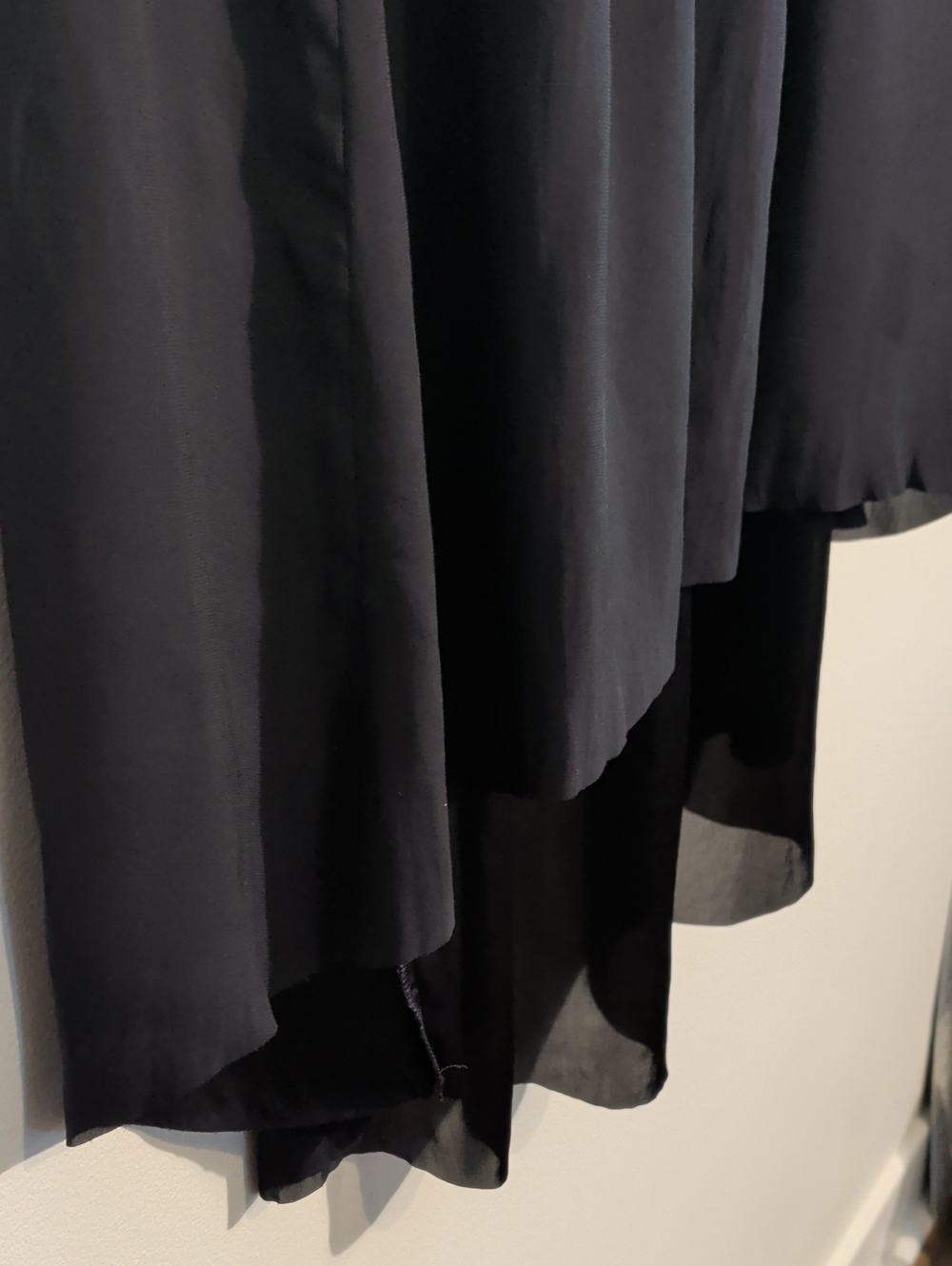 ARITZIA talula black hi-low midi skirt - size medium - Picture 5 of 9